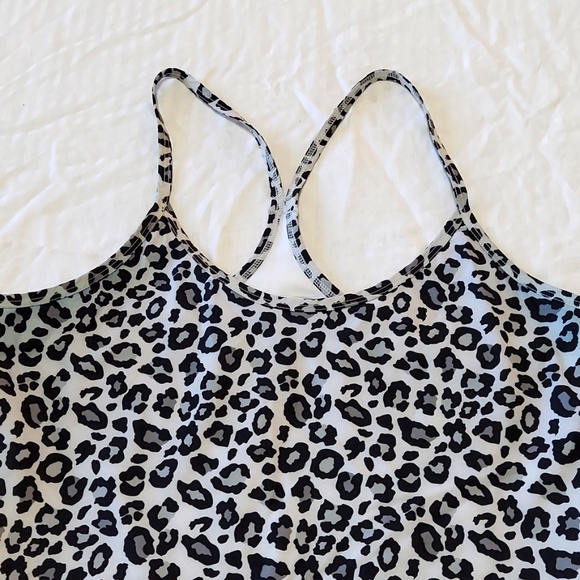 Ladies Swimsuit One Piece With Skirt Black White Pattern Large (12-14) - Picture 2 of 9